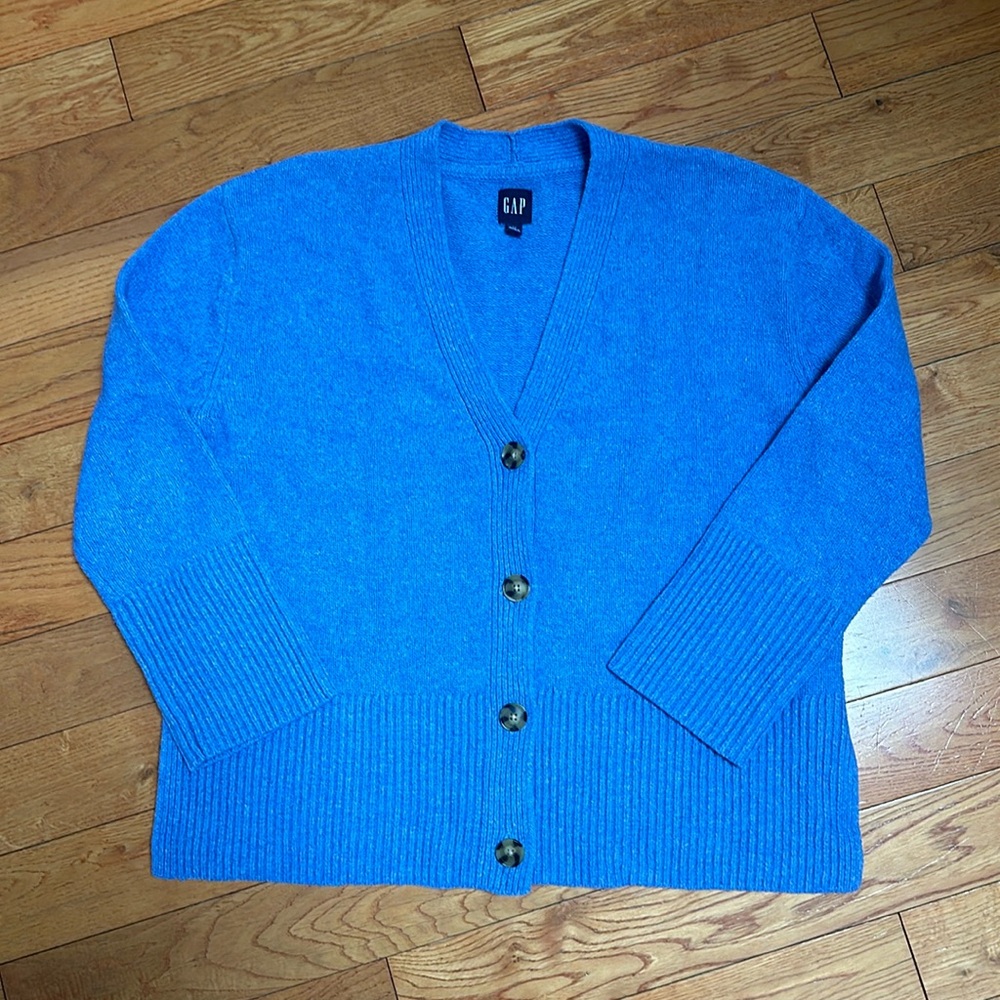 GAP cardigan